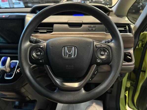 Honda Freed II с пробегом 2018 года, цена 1 500 000 рублей, 96537 км, компактвэн, Автокод Объявления