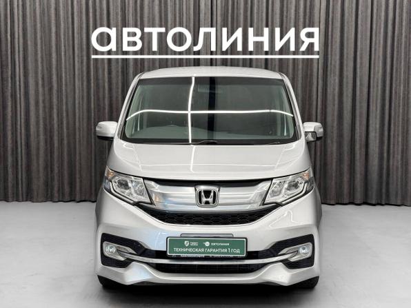 Honda Stepwgn V с пробегом 2015 года, цена 1 639 000 рублей, 117000 км, минивэн, Автокод Объявления