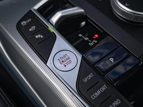 BMW 3 серии VII (G2x) Рестайлинг с пробегом 2023 года, цена 7 970 000 рублей, 27086 км, седан, Автокод Объявления