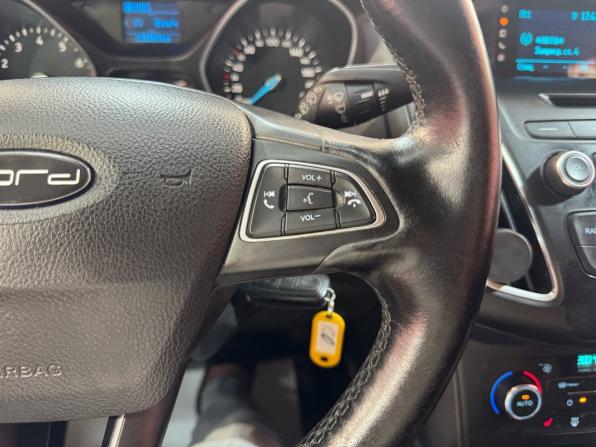 Ford Focus III Рестайлинг с пробегом 2017 года, цена 1 120 000 рублей, 135161 км, хэтчбек, Автокод Объявления
