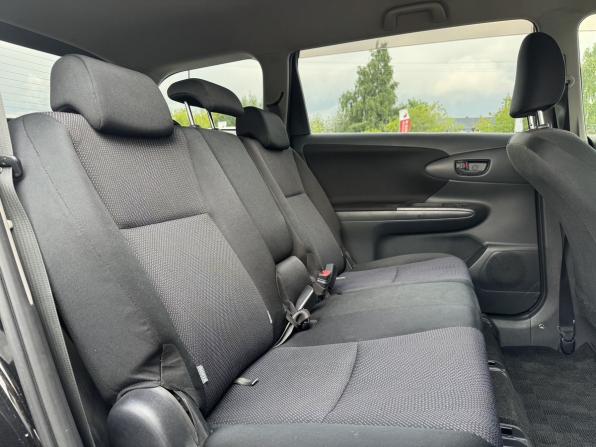 Toyota Wish II Рестайлинг с пробегом 2012 года, цена 1 159 000 рублей, 261257 км, минивэн, Автокод Объявления