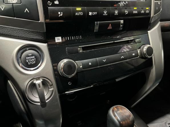 Toyota Land Cruiser 200 Series Рестайлинг 1 с пробегом 2013 года, цена 3 500 000 рублей, 252026 км, внедорожник, Автокод Объявления