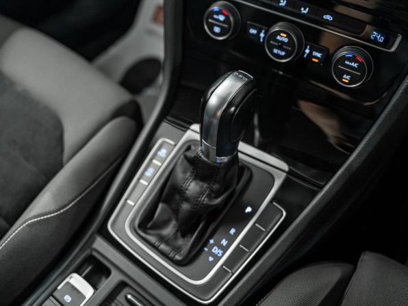 Volkswagen Golf VII с пробегом 2013 года, цена 1 300 000 рублей, 95377 км, хэтчбек, Автокод Объявления