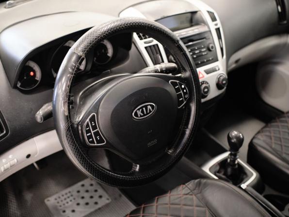 Kia Ceed I с пробегом 2009 года, цена 289 000 рублей, 387555 км, хэтчбек, Автокод Объявления