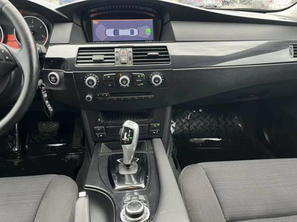 BMW 5 серии V (E60/E61) Рестайлинг с пробегом 2009 года, цена 1 219 000 рублей, 401233 км, седан, Автокод Объявления