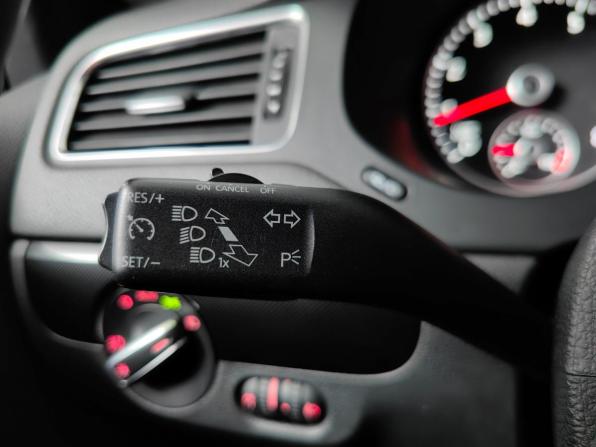 Volkswagen Jetta VI с пробегом 2012 года, цена 919 000 рублей, 146187 км, седан, Автокод Объявления