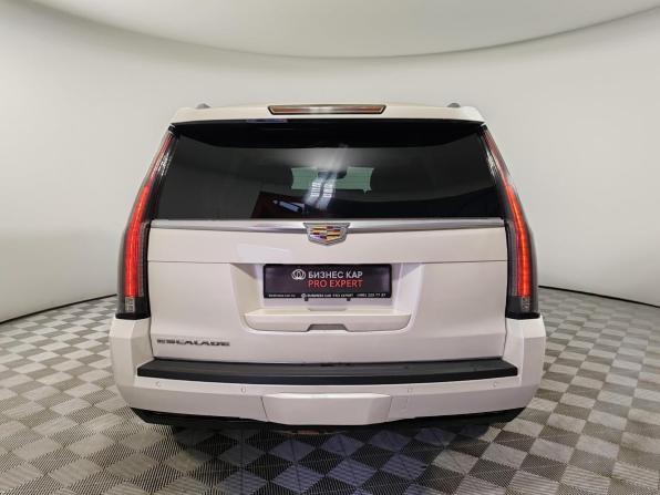 Cadillac Escalade IV с пробегом 2015 года, цена 2 999 000 рублей, 253776 км, внедорожник, Автокод Объявления