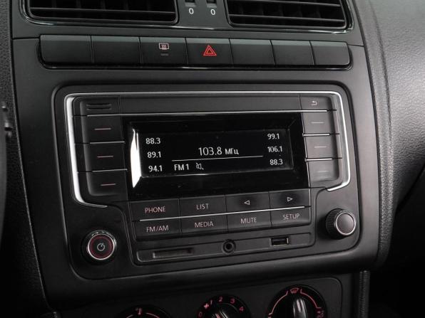 Volkswagen Polo V Рестайлинг с пробегом 2018 года, цена 1 149 000 рублей, 132552 км, седан, Автокод Объявления