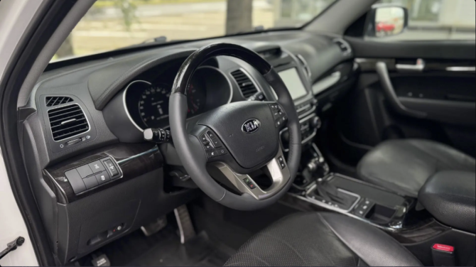 Kia Sorento II Рестайлинг с пробегом 2013 года, цена 1 990 000 рублей, 130000 км, внедорожник, Автокод Объявления