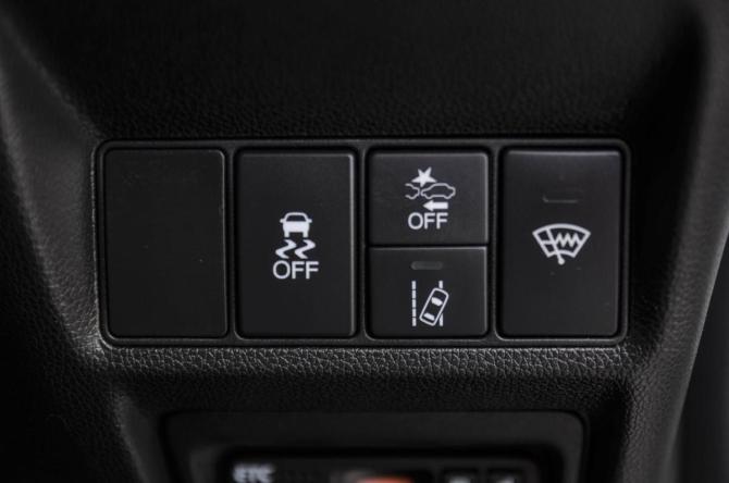 Honda Stepwgn V Рестайлинг с пробегом 2019 года, цена 2 740 000 рублей, 62322 км, минивэн, Автокод Объявления