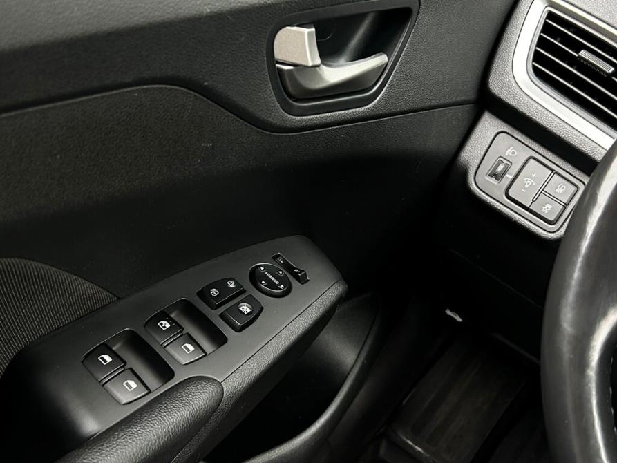Hyundai Solaris II Санкт-Петербург  - изображение 16