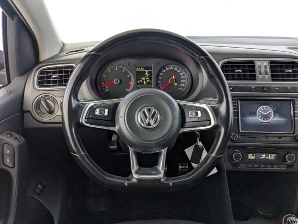 Volkswagen Polo V Рестайлинг с пробегом 2018 года, цена 1 250 000 рублей, 115012 км, седан, Автокод Объявления