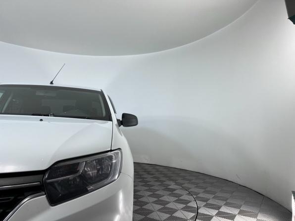 Renault Logan II Рестайлинг с пробегом 2018 года, цена 579 000 рублей, 281000 км, седан, Автокод Объявления