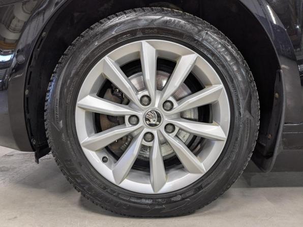 Skoda Octavia III (A7) Рестайлинг с пробегом 2018 года, цена 1 795 000 рублей, 95124 км, лифтбек, Автокод Объявления