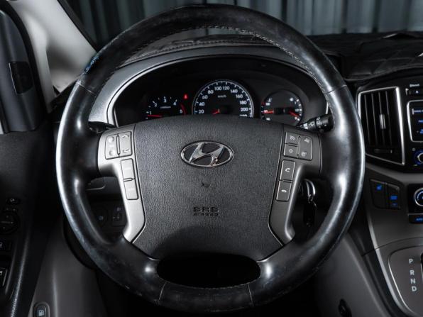 Hyundai H-1 II Рестайлинг с пробегом 2018 года, цена 2 699 000 рублей, 120312 км, минивэн, Автокод Объявления