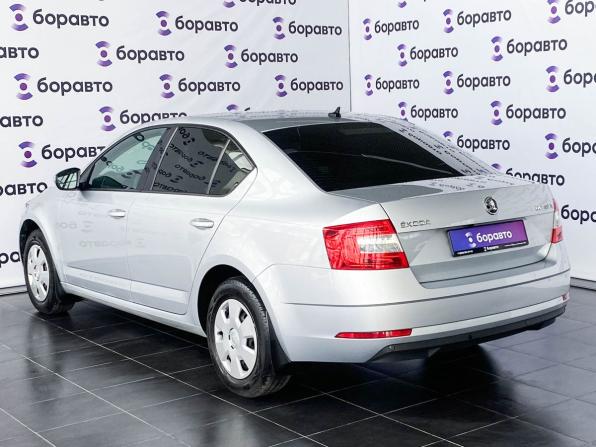 Skoda Octavia III (A7) Рестайлинг с пробегом 2018 года, цена 1 880 000 рублей, 88667 км, лифтбек, Автокод Объявления