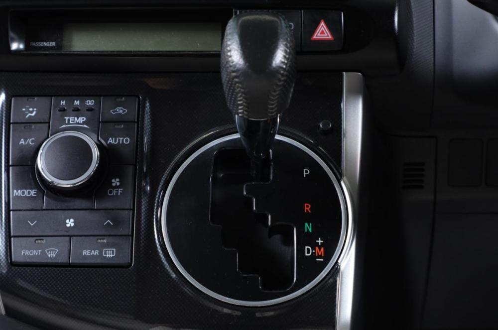 Toyota Wish II Рестайлинг Новосибирск  - изображение 15