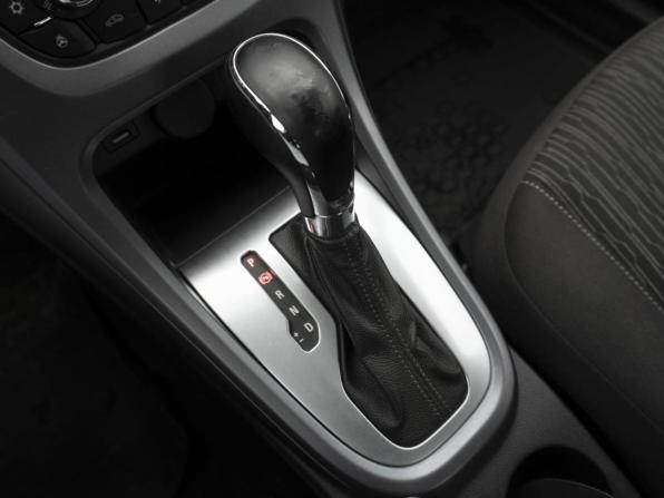 Opel Astra J Рестайлинг с пробегом 2013 года, цена 859 000 рублей, 130972 км, седан, Автокод Объявления