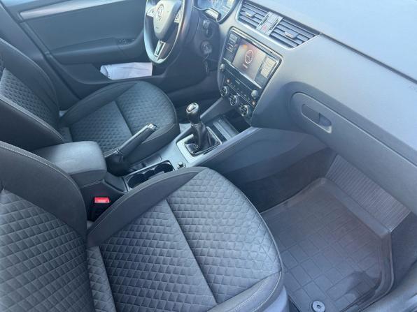 Skoda Octavia III (A7) Рестайлинг с пробегом 2017 года, цена 1 479 000 рублей, 168000 км, лифтбек, Автокод Объявления