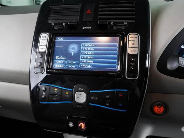 Nissan Leaf I (ZE0/AZE0) с пробегом 2012 года, цена 564 000 рублей, 75785 км, хэтчбек, Автокод Объявления