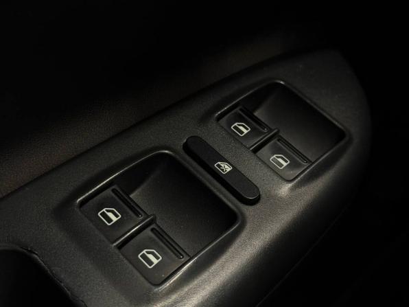 Skoda Octavia II (A5) Рестайлинг с пробегом 2013 года, цена 789 900 рублей, 265987 км, лифтбек, Автокод Объявления