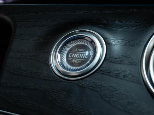 Mercedes-Benz E-Класс V (W213 S213 C238) Рестайлинг с пробегом 2021 года, цена 4 982 000 рублей, 52917 км, седан, Автокод Объявления
