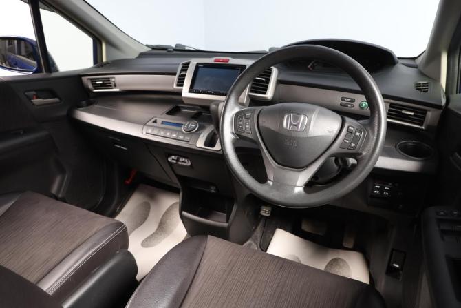 Honda Freed I Рестайлинг 2 с пробегом 2015 года, цена 1 349 000 рублей, 76000 км, компактвэн, Автокод Объявления