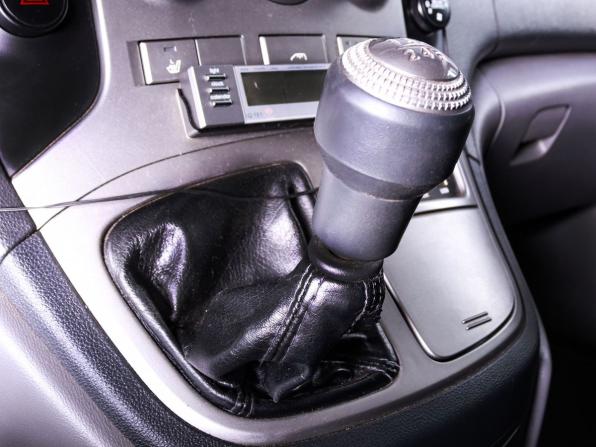 Hyundai H-1 II с пробегом 2011 года, цена 2 130 000 рублей, 153000 км, минивэн, Автокод Объявления