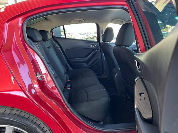 Mazda 3 III (BM) Рестайлинг с пробегом 2019 года, цена 1 570 000 рублей, 95069 км, седан, Автокод Объявления