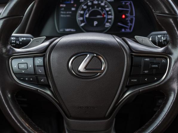 Lexus ES VII с пробегом 2018 года, цена 2 997 000 рублей, 149500 км, седан, Автокод Объявления