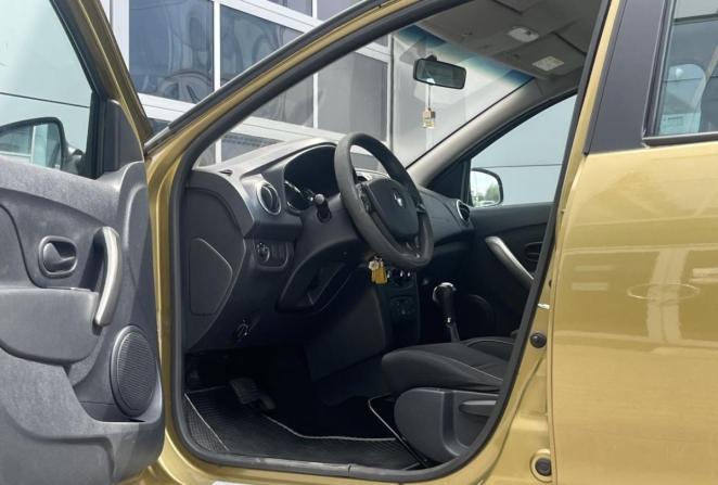 Renault Sandero II с пробегом 2015 года, цена 790 000 рублей, 177812 км, хэтчбек, Автокод Объявления