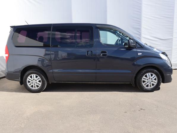Hyundai Grand Starex I Рестайлинг с пробегом 2017 года, цена 2 349 000 рублей, 156000 км, минивэн, Автокод Объявления