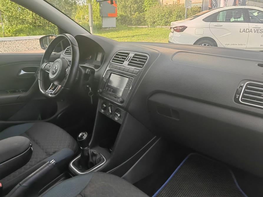 Volkswagen Polo V Рестайлинг Великие Луки  - изображение 11