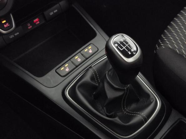 Kia Rio IV с пробегом 2018 года, цена 1 199 000 рублей, 143644 км, седан, Автокод Объявления
