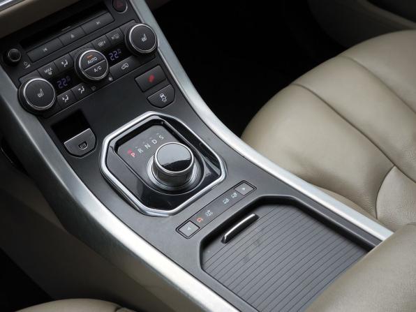Land Rover Range Rover Evoque I с пробегом 2015 года, цена 2 050 000 рублей, 112185 км, внедорожник, Автокод Объявления