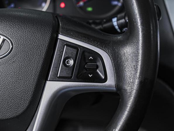 Hyundai Solaris I с пробегом 2013 года, цена 899 000 рублей, 177237 км, седан, Автокод Объявления