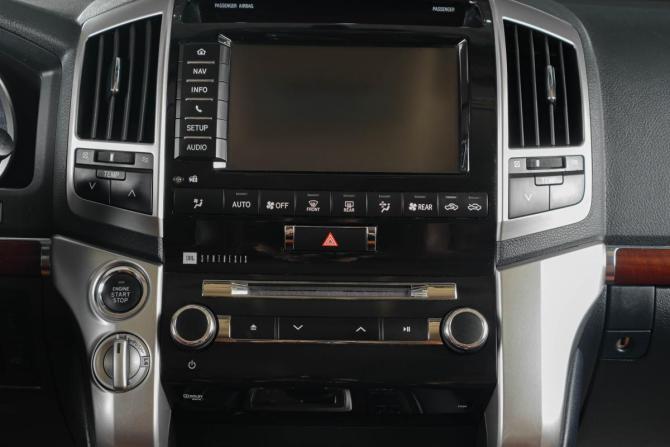 Toyota Land Cruiser 200 Series Рестайлинг 1 с пробегом 2014 года, цена 4 649 000 рублей, 228731 км, внедорожник, Автокод Объявления