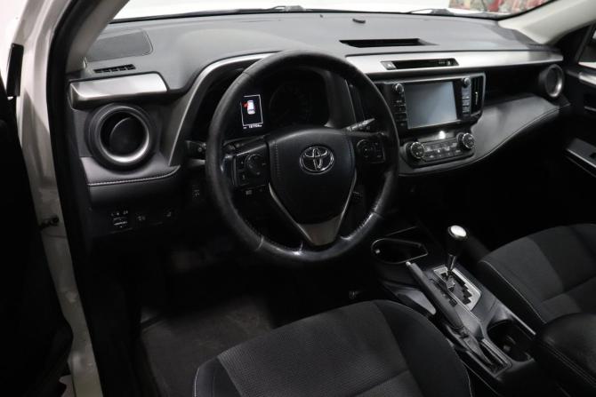 Toyota RAV4 IV (XA40) Рестайлинг с пробегом 2017 года, цена 2 092 000 рублей, 187704 км, внедорожник, Автокод Объявления