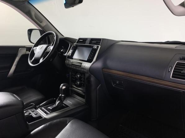 Toyota Land Cruiser Prado 150 Series Рестайлинг 2 с пробегом 2018 года, цена 3 520 000 рублей, 479650 км, внедорожник, Автокод Объявления