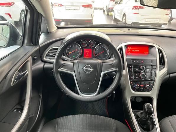 Opel Astra J с пробегом 2011 года, цена 478 000 рублей, 201000 км, хэтчбек, Автокод Объявления