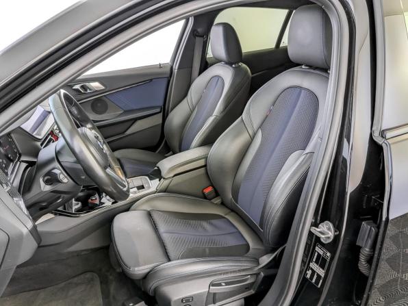 BMW 1 серии III (F40) с пробегом 2019 года, цена 2 490 000 рублей, 131803 км, хэтчбек, Автокод Объявления