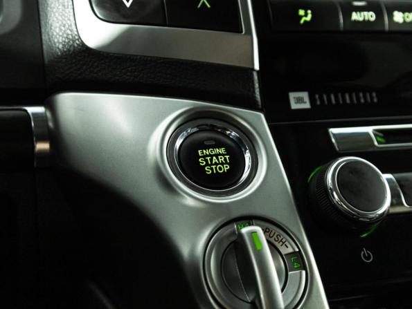 Toyota Land Cruiser 200 Series Рестайлинг 1 с пробегом 2014 года, цена 3 145 000 рублей, 249993 км, внедорожник, Автокод Объявления