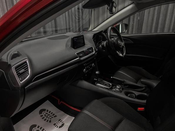 Mazda Axela III Рестайлинг с пробегом 2017 года, цена 1 250 000 рублей, 130000 км, хэтчбек, Автокод Объявления