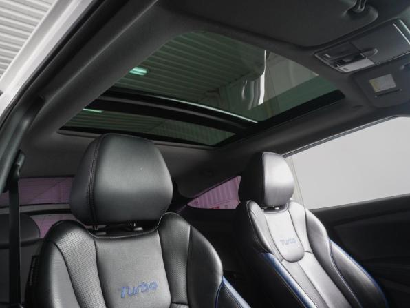 Hyundai Veloster I с пробегом 2013 года, цена 1 545 000 рублей, 41940 км, хэтчбек, Автокод Объявления