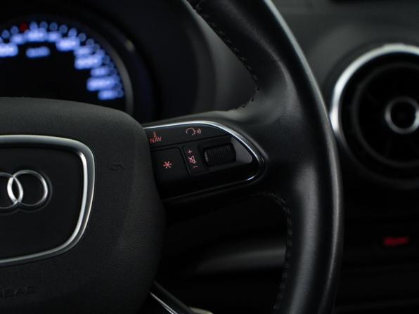 Audi A3 III (8V) с пробегом 2015 года, цена 1 680 111 рублей, 76672 км, хэтчбек, Автокод Объявления