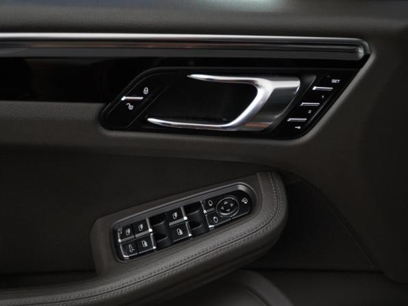 Porsche Macan I с пробегом 2015 года, цена 3 249 046 рублей, 165866 км, внедорожник, Автокод Объявления