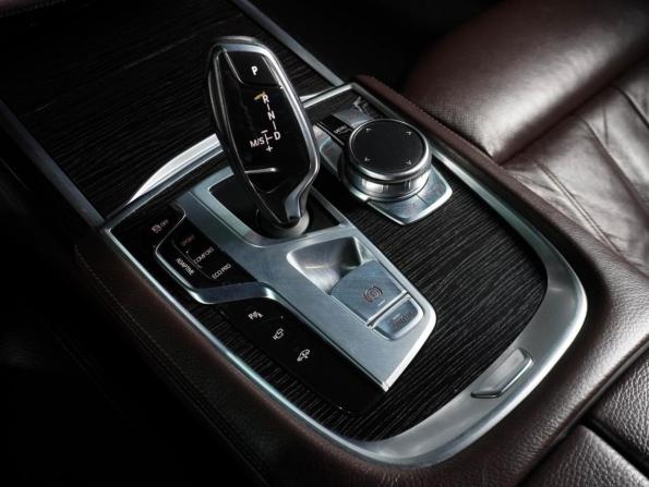 BMW 7 серии VI (G11/G12) с пробегом 2017 года, цена 3 289 000 рублей, 185421 км, седан, Автокод Объявления