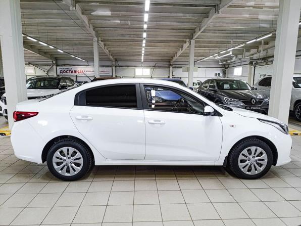 Kia Rio IV Рестайлинг с пробегом 2020 года, цена 1 490 000 рублей, 113385 км, седан, Автокод Объявления