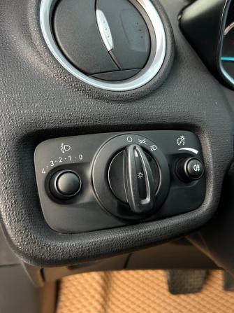 Ford Fiesta Mk6 Рестайлинг с пробегом 2018 года, цена 1 070 000 рублей, 98327 км, хэтчбек, Автокод Объявления