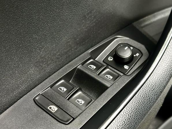 Skoda Karoq I с пробегом 2020 года, цена 2 429 000 рублей, 98215 км, внедорожник, Автокод Объявления
